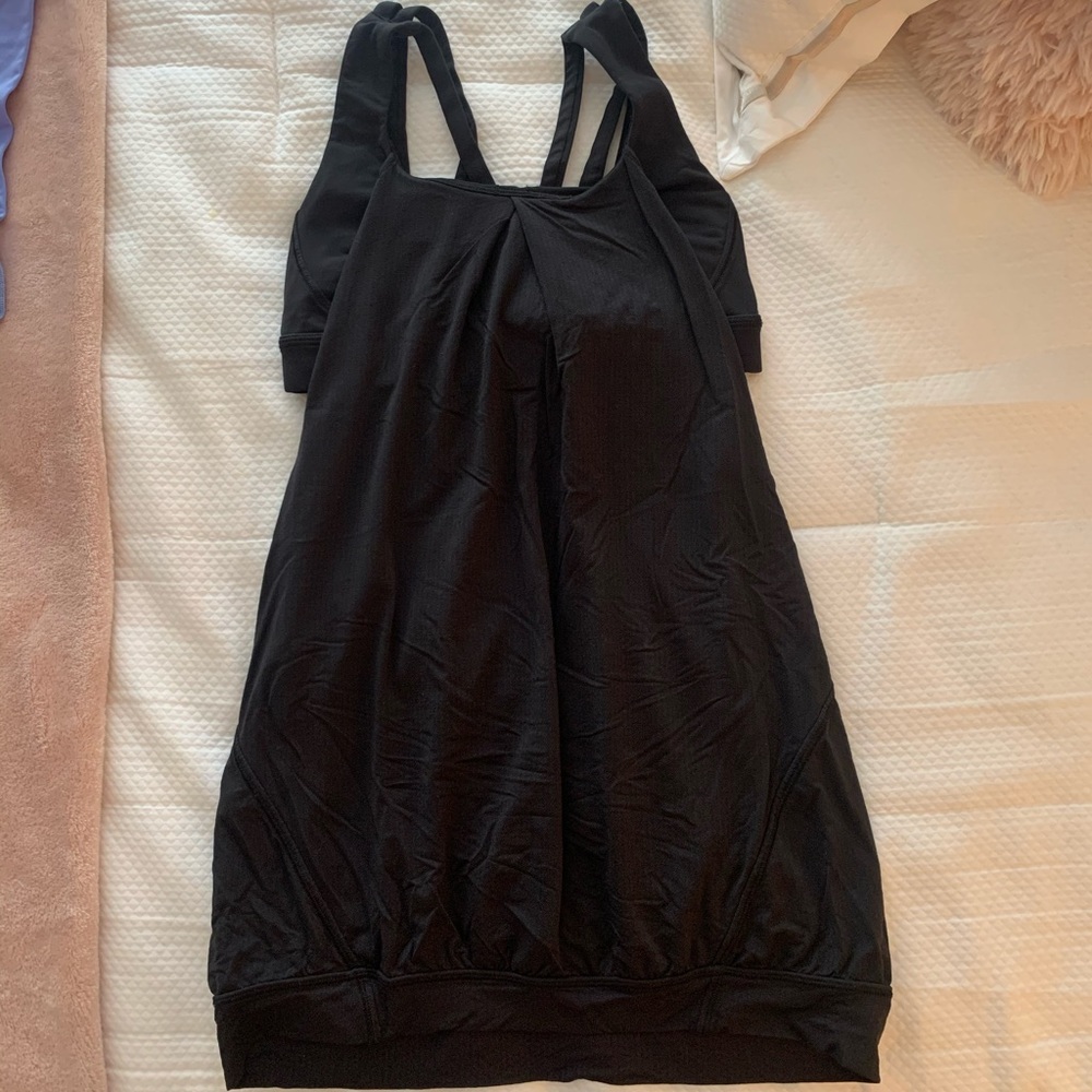 black lulu lemon tank top with built in sports bra